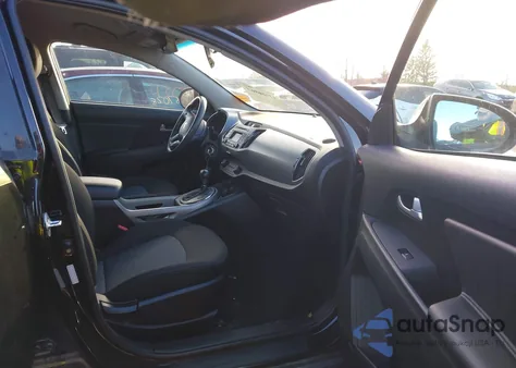 2016 Kia Sportage Lx z USA, uszkodzony, nr VIN KNDPBCAC5G7862974